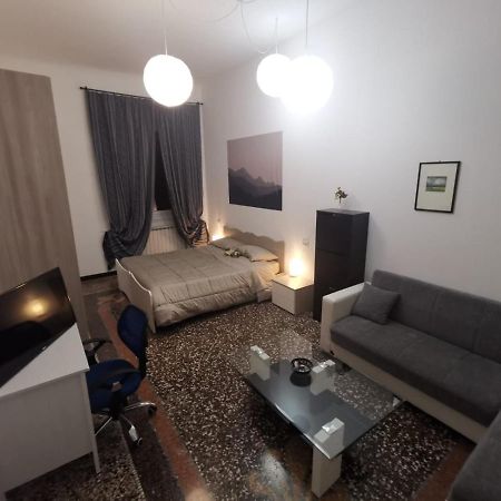 Wow Home - 175 Mq - Posteggio Privato - Davanti Porto Traghetti - Fino A 10 Posti Letto Gênes Extérieur photo