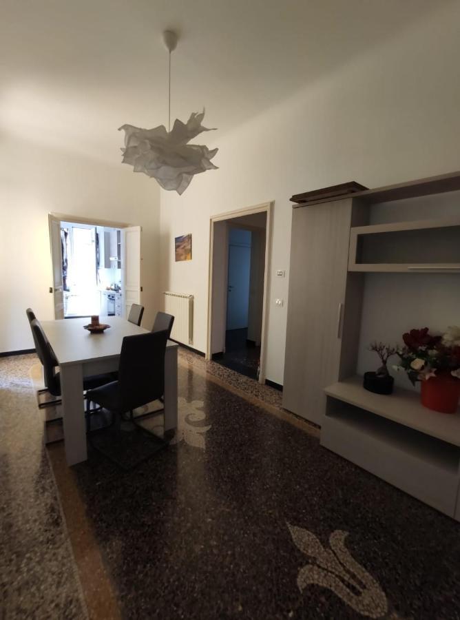 Wow Home - 175 Mq - Posteggio Privato - Davanti Porto Traghetti - Fino A 10 Posti Letto Gênes Extérieur photo