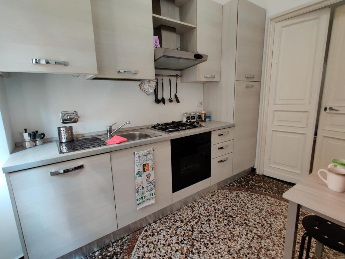 Wow Home - 175 Mq - Posteggio Privato - Davanti Porto Traghetti - Fino A 10 Posti Letto Gênes Extérieur photo