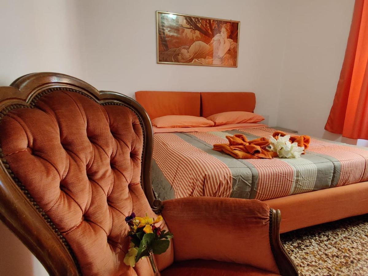Wow Home - 175 Mq - Posteggio Privato - Davanti Porto Traghetti - Fino A 10 Posti Letto Gênes Extérieur photo