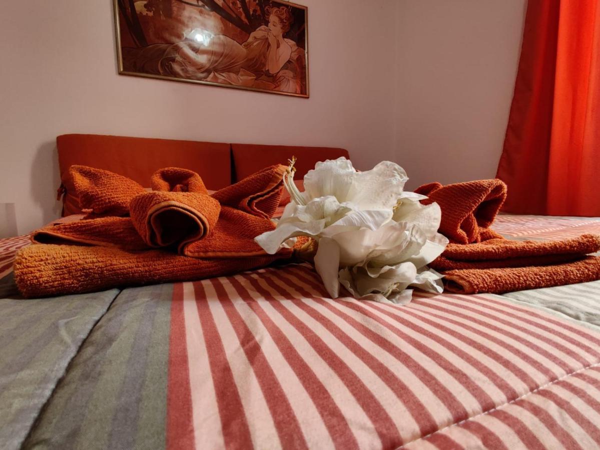 Wow Home - 175 Mq - Posteggio Privato - Davanti Porto Traghetti - Fino A 10 Posti Letto Gênes Extérieur photo