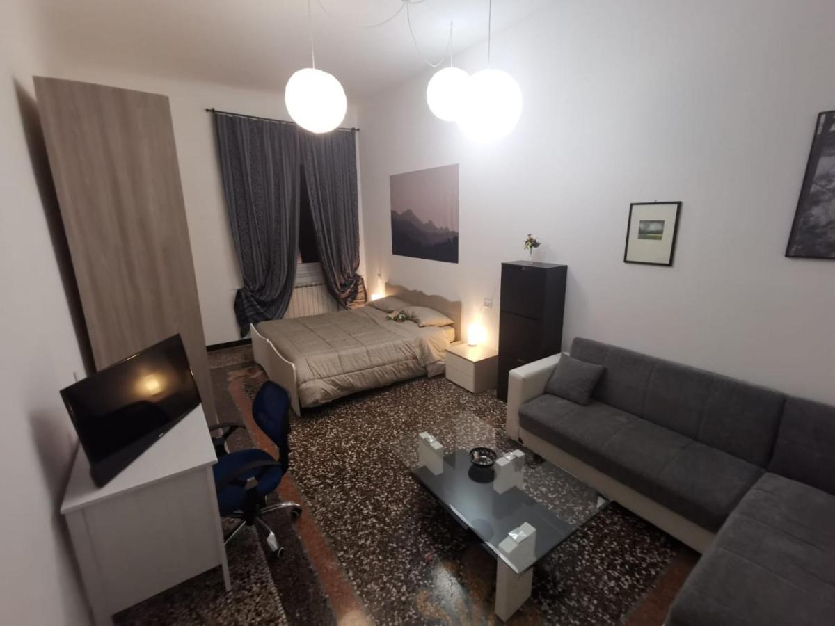 Wow Home - 175 Mq - Posteggio Privato - Davanti Porto Traghetti - Fino A 10 Posti Letto Gênes Extérieur photo