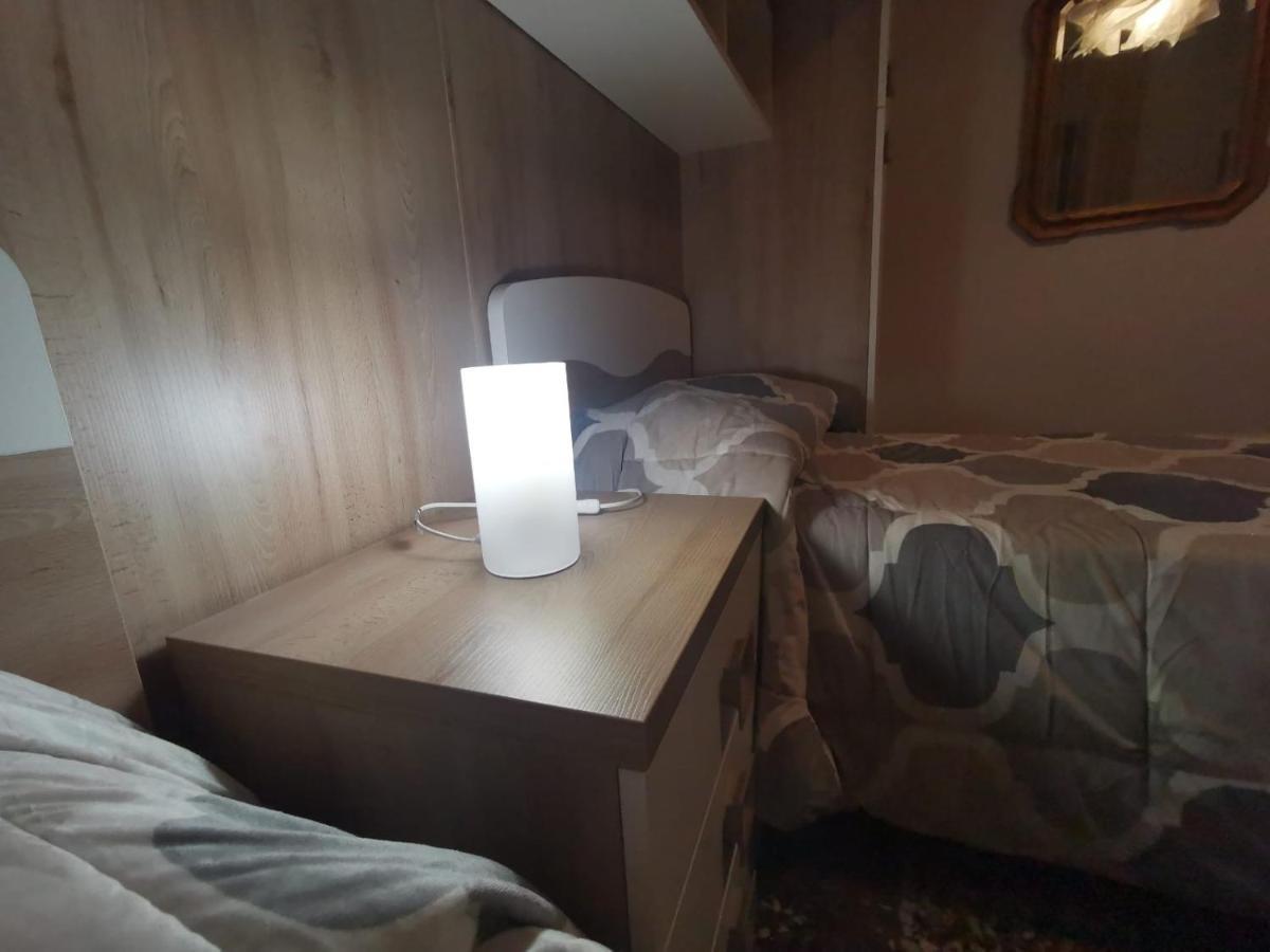 Wow Home - 175 Mq - Posteggio Privato - Davanti Porto Traghetti - Fino A 10 Posti Letto Gênes Extérieur photo