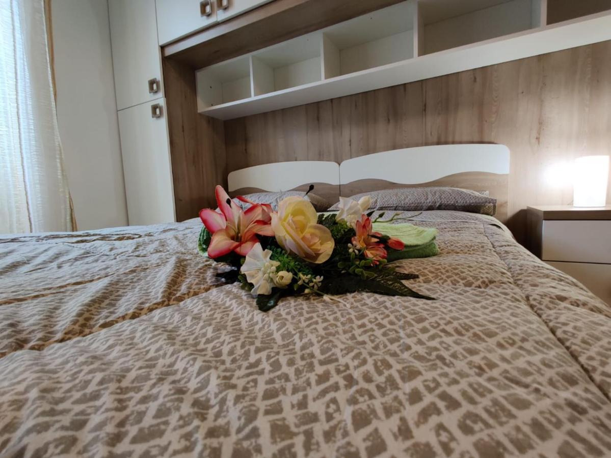 Wow Home - 175 Mq - Posteggio Privato - Davanti Porto Traghetti - Fino A 10 Posti Letto Gênes Extérieur photo