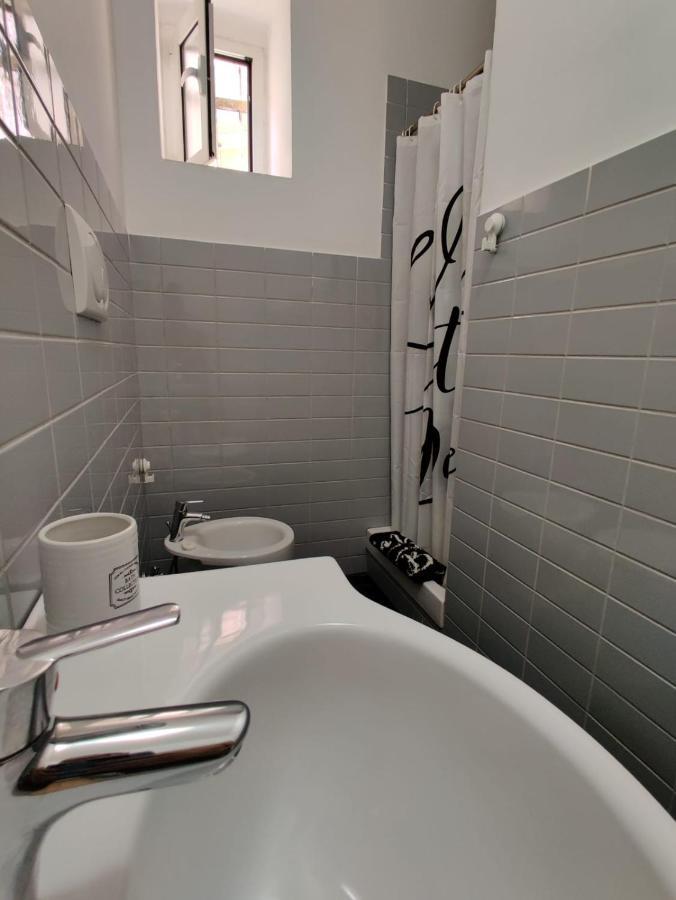 Wow Home - 175 Mq - Posteggio Privato - Davanti Porto Traghetti - Fino A 10 Posti Letto Gênes Extérieur photo