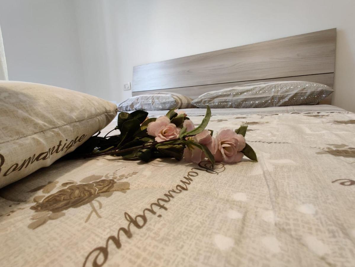 Wow Home - 175 Mq - Posteggio Privato - Davanti Porto Traghetti - Fino A 10 Posti Letto Gênes Extérieur photo