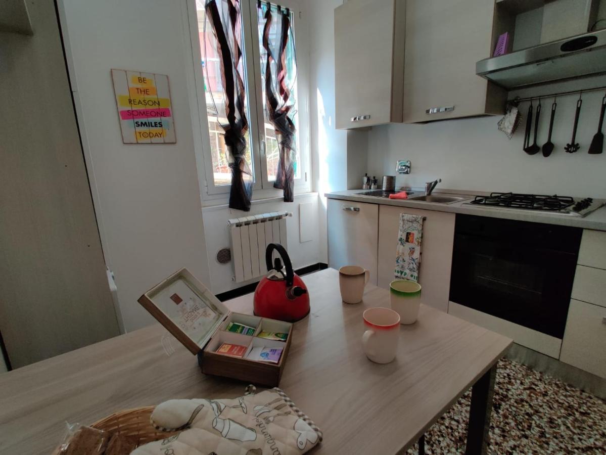 Wow Home - 175 Mq - Posteggio Privato - Davanti Porto Traghetti - Fino A 10 Posti Letto Gênes Extérieur photo