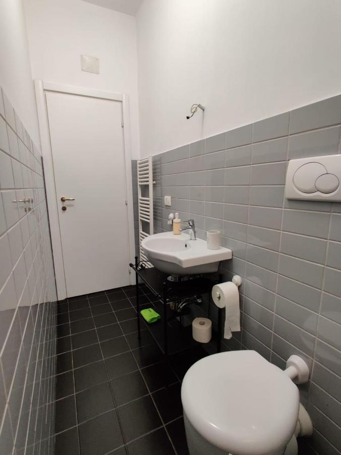 Wow Home - 175 Mq - Posteggio Privato - Davanti Porto Traghetti - Fino A 10 Posti Letto Gênes Extérieur photo