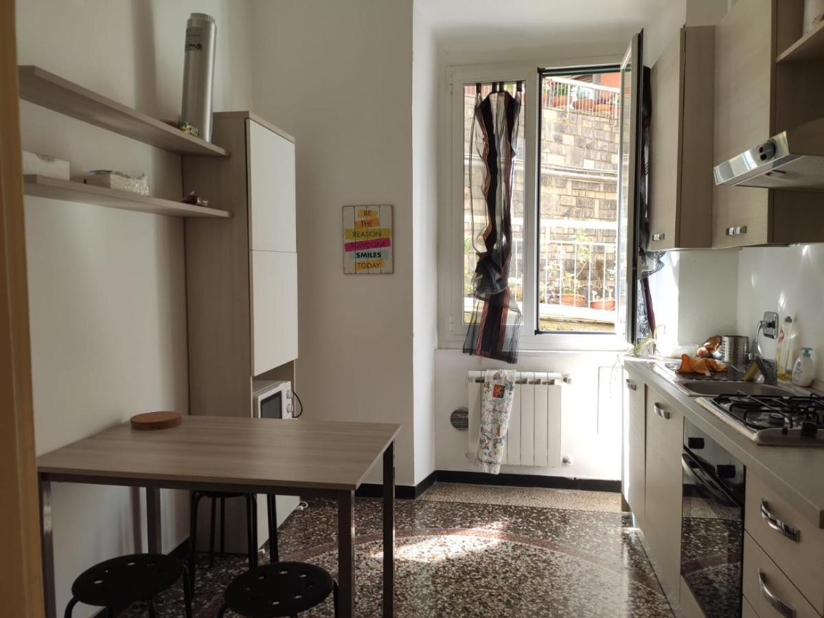 Wow Home - 175 Mq - Posteggio Privato - Davanti Porto Traghetti - Fino A 10 Posti Letto Gênes Extérieur photo
