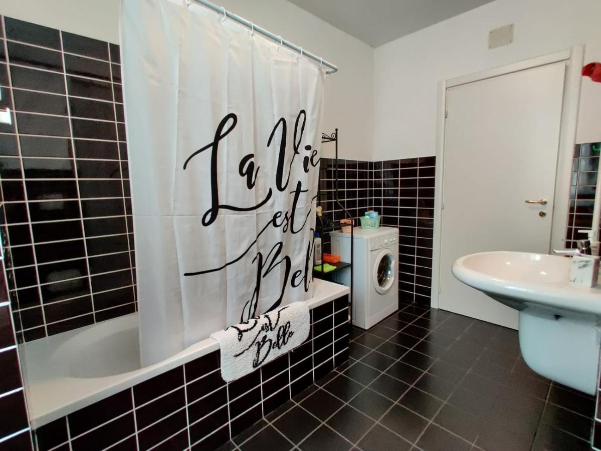 Wow Home - 175 Mq - Posteggio Privato - Davanti Porto Traghetti - Fino A 10 Posti Letto Gênes Extérieur photo