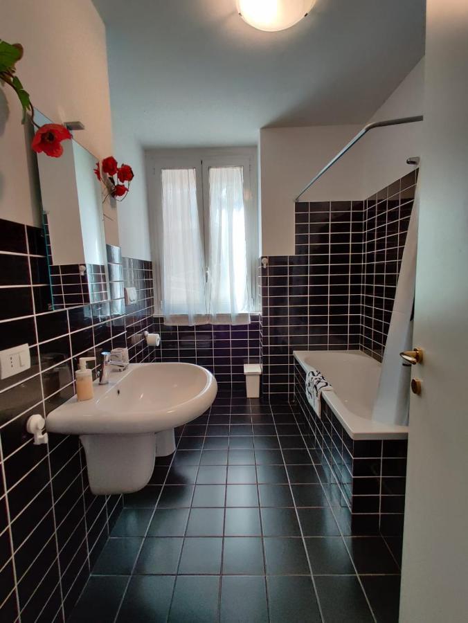 Wow Home - 175 Mq - Posteggio Privato - Davanti Porto Traghetti - Fino A 10 Posti Letto Gênes Extérieur photo