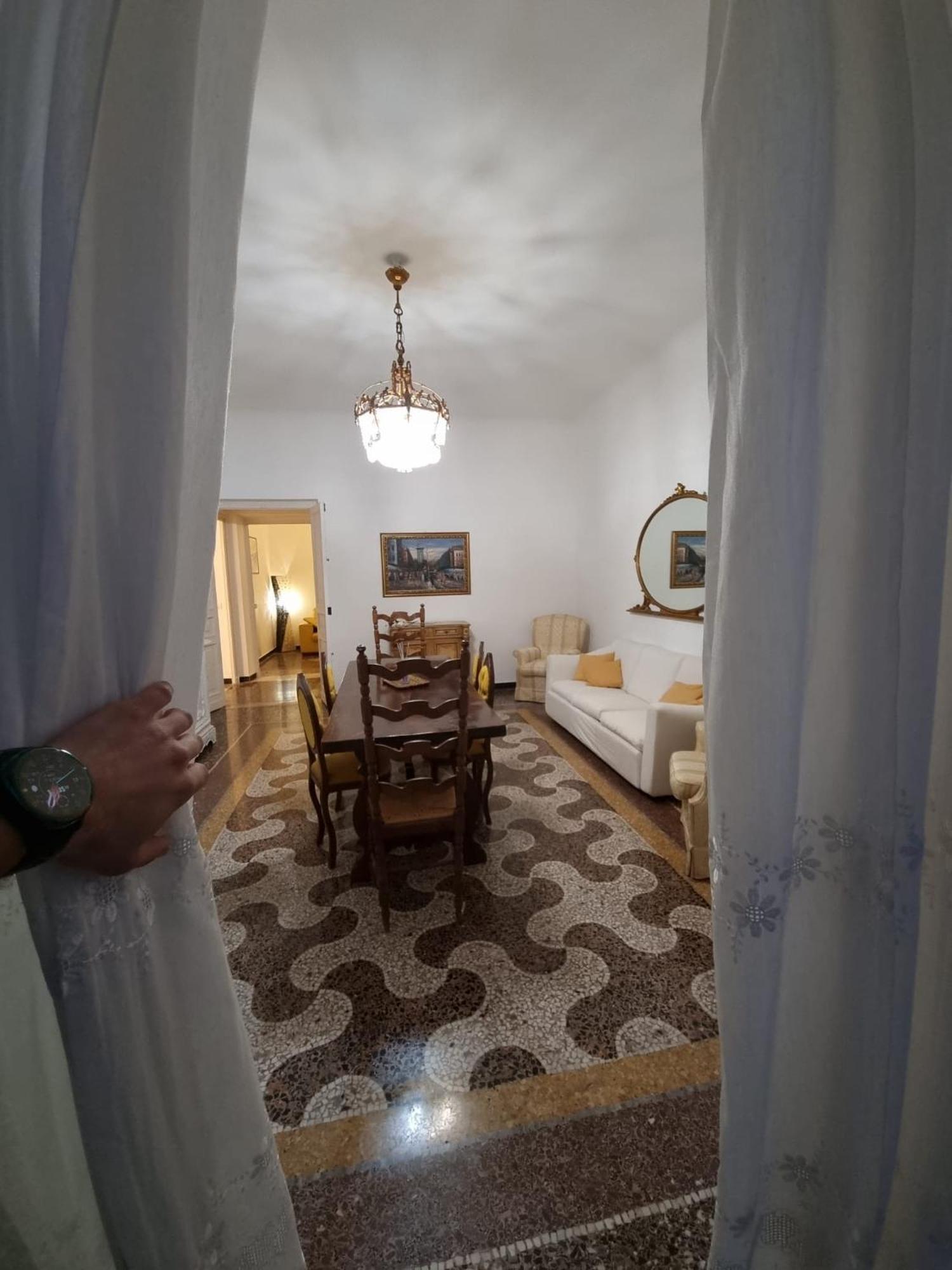 Wow Home - 175 Mq - Posteggio Privato - Davanti Porto Traghetti - Fino A 10 Posti Letto Gênes Extérieur photo